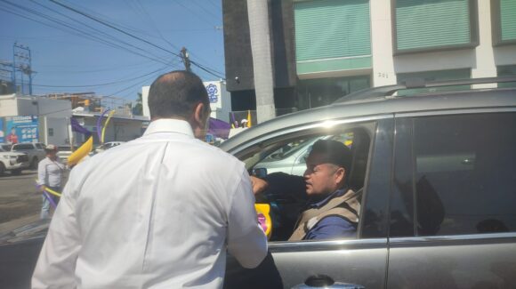 DIF Ahome se suma a la colecta del Teletón 2025 en Sinaloa; salen autoridades a cruceros viales en busca de apoyo