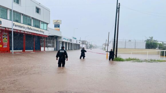 Supervisa alcalde de Ahome colonias afectadas por lluvias