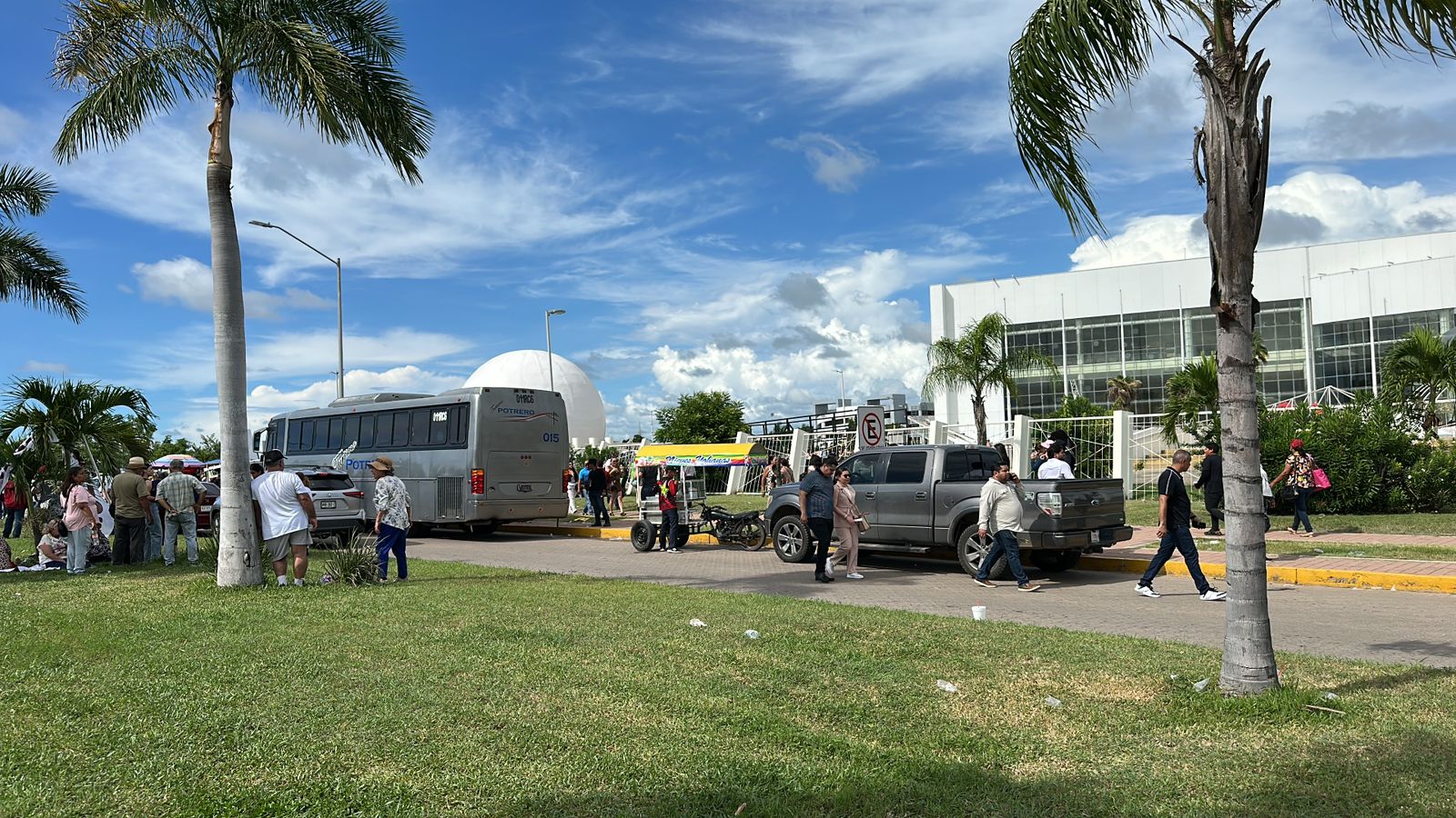 Miles acudieron a la visita de Claudia Sheinbaum a Mazatlán