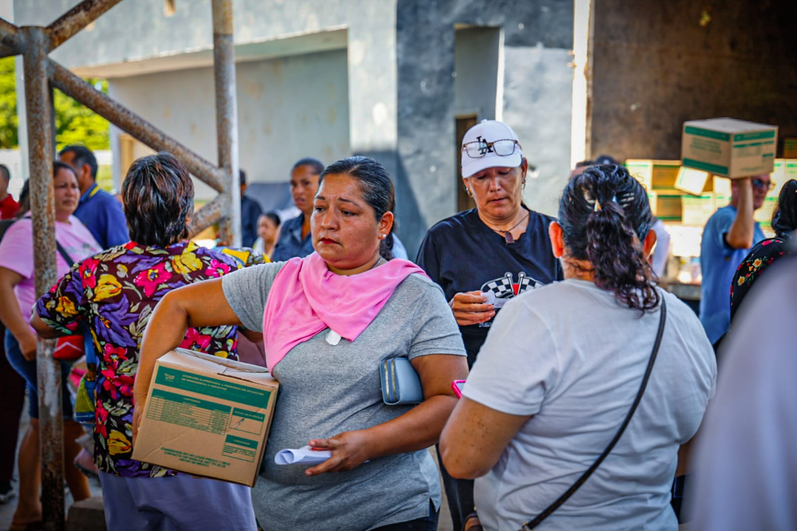 comerciantes reunidos en la comision intersecretarial en altata apoyos