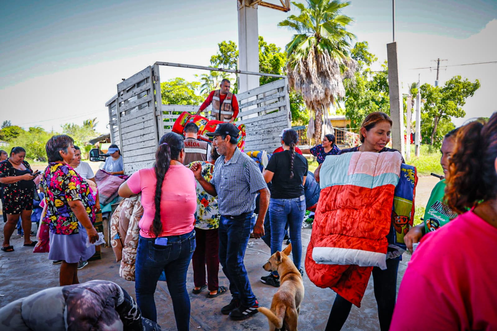 comerciantes reunidos en la comision intersecretarial en altata navolato