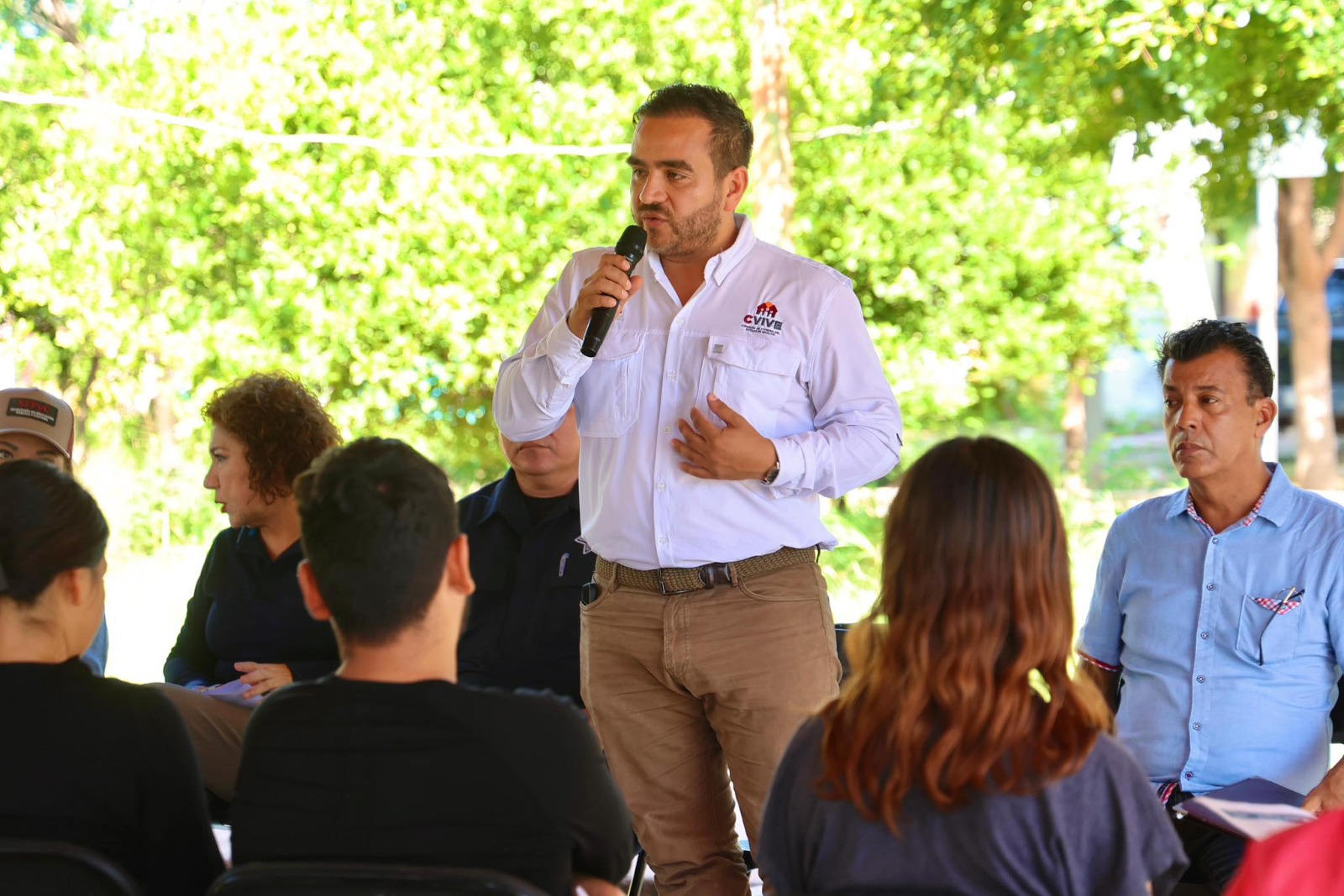 Comisión Intersecretarial entrega apoyos a desplazados por violencia de Culiacán y Badiraguato