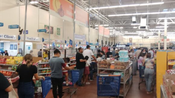 Compras de útiles de última hora dinamizan la economía en Guasave