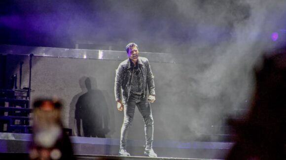 ¡Chayanne hace vibrar a Los Mochis! El boricua puso a bailar y cantar a los más de 16 mil asistentes en el Chevron Park