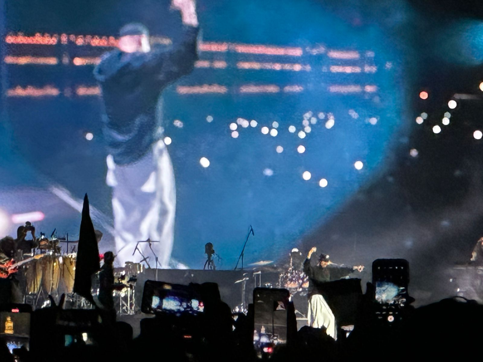 Residente brinda concierto en el Zócalo de la CDMX