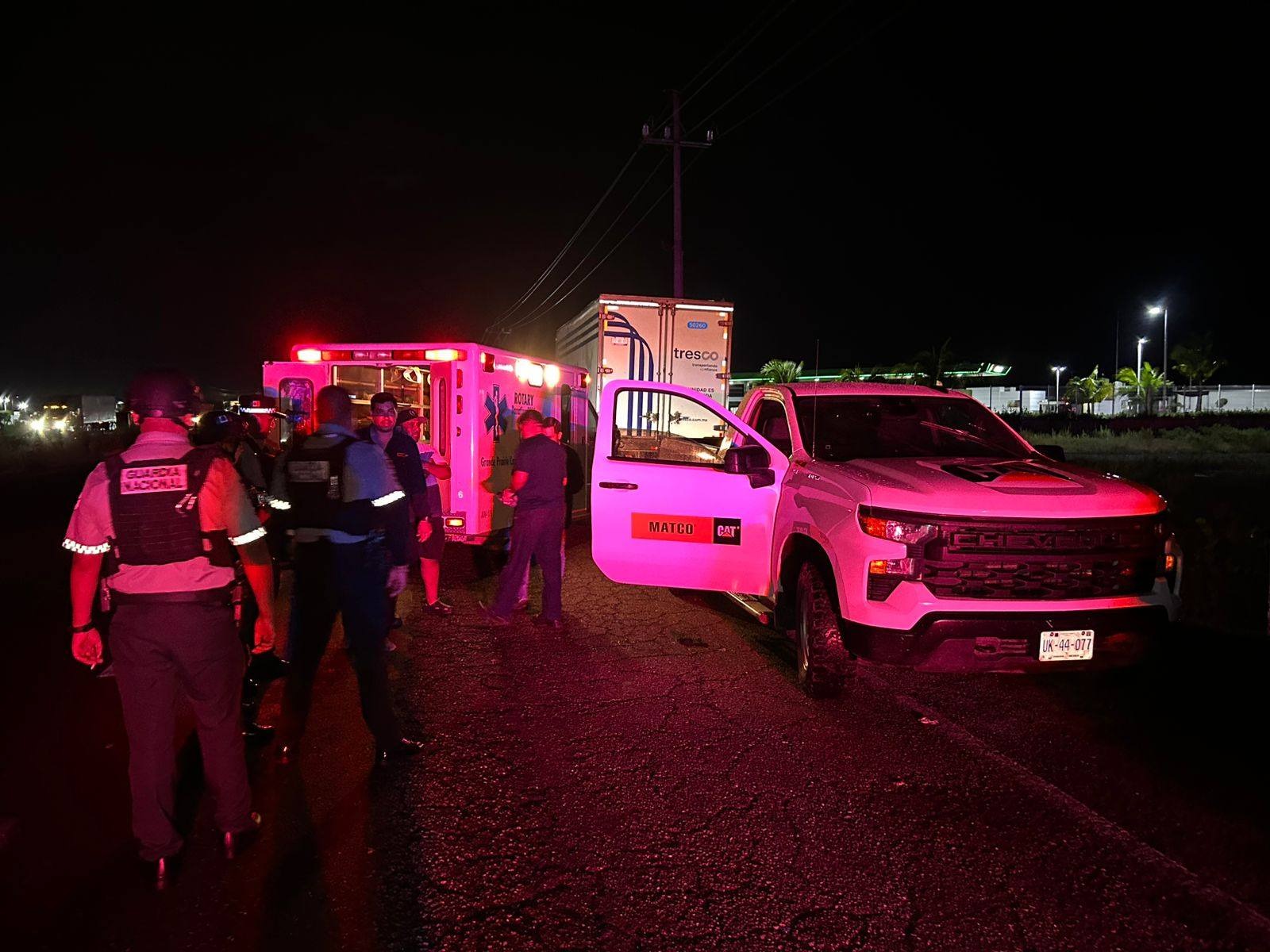 Conductor de tráiler asaltado sobre la carretera en Villa Unión, Mazatlán, Sin.