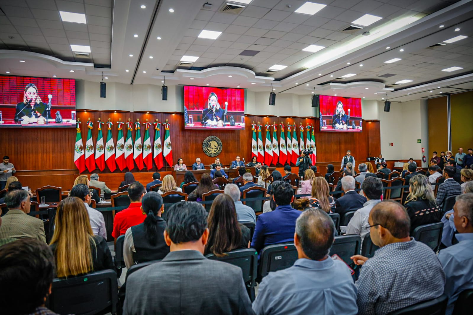 Entrega de reconocimientos al Mérito Juvenil 2025 en el Congreso del Estado de Sinaloa