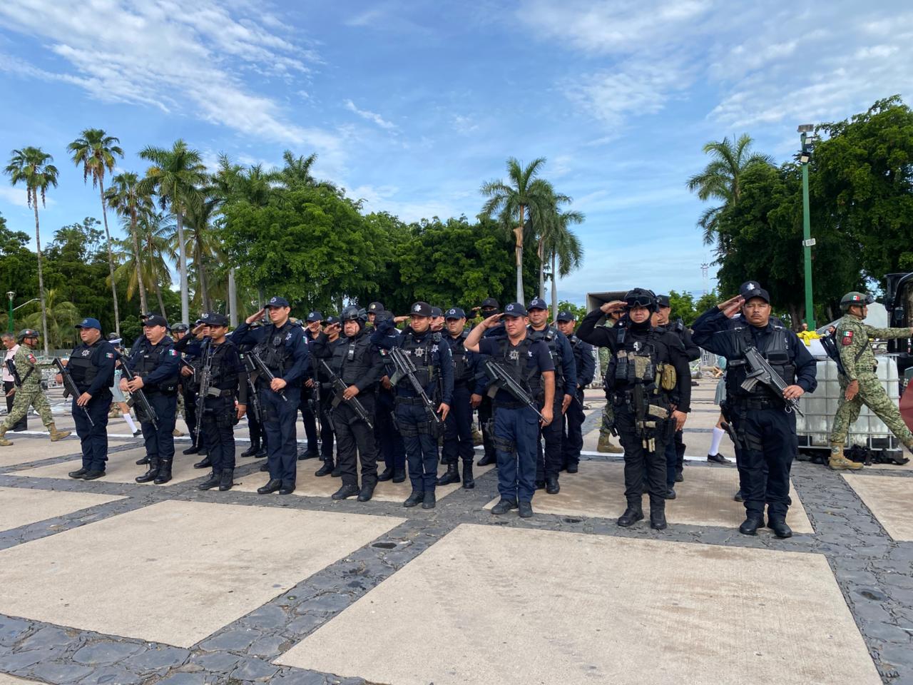 conmemoran el 215 aniversario del grito de independencia en culiacan policias