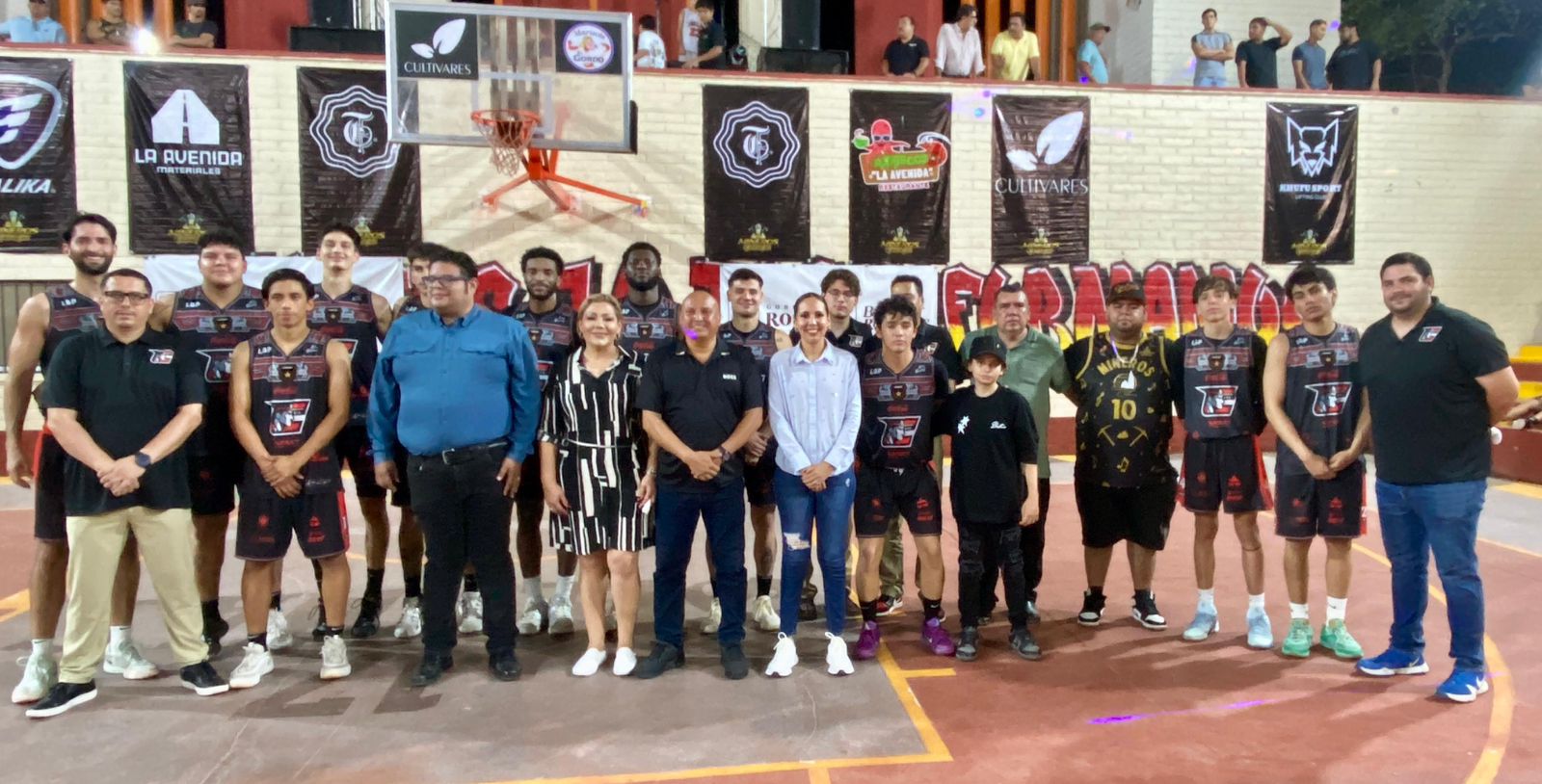 Debut del equipo de baloncesto Mineros Tonicol en Rosario, Sinaloa