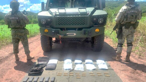 Ejército Mexicano asegura droga con valor de 58 mdp y armamento en Mocorito, Sinaloa