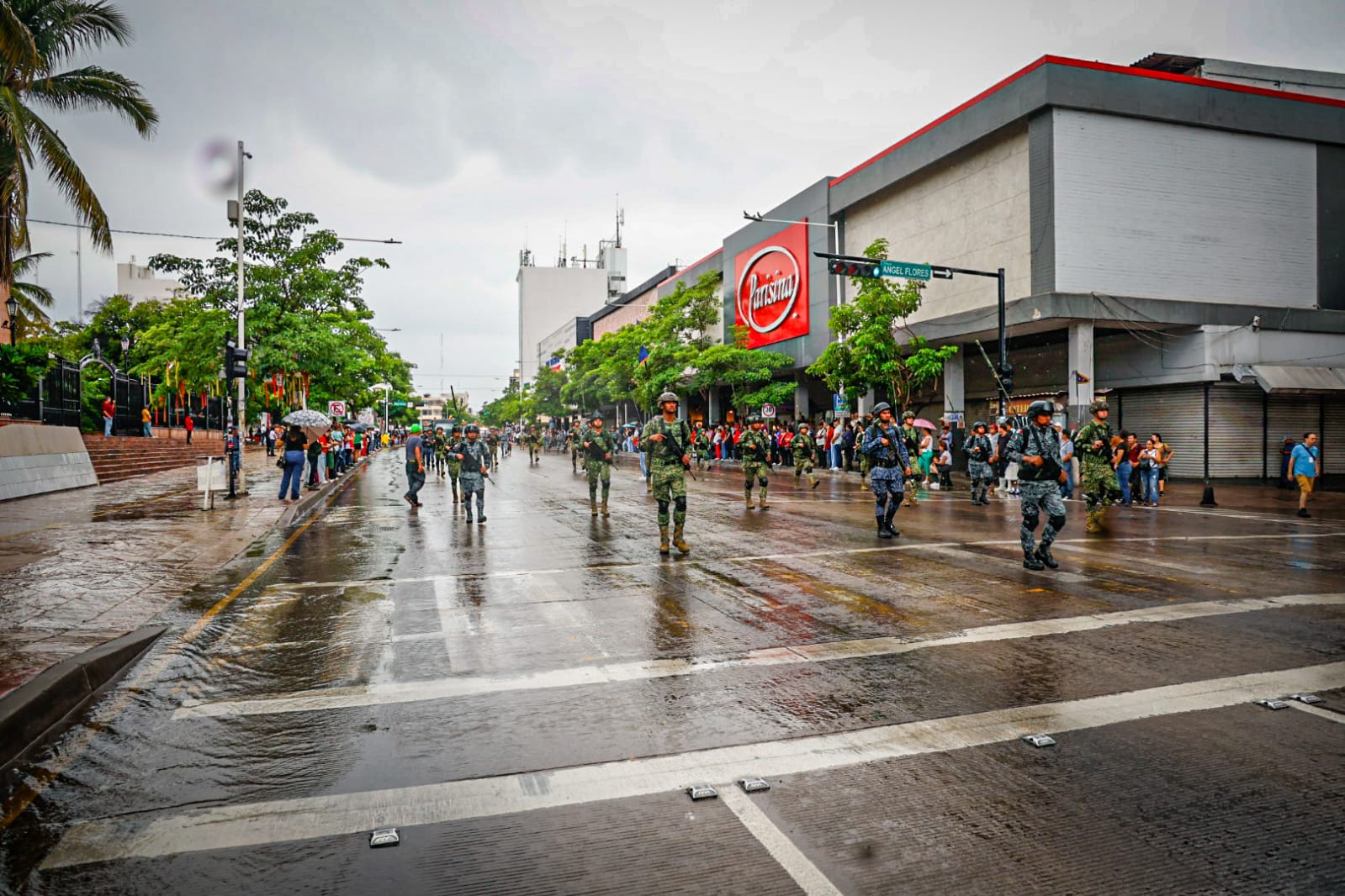 desfile de la independencia en culiacan sinaloa marchan