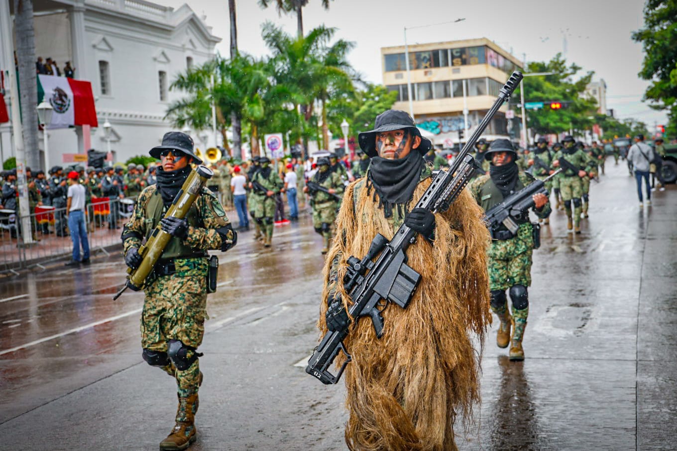 desfile de la independencia en culiacan sinaloa militar