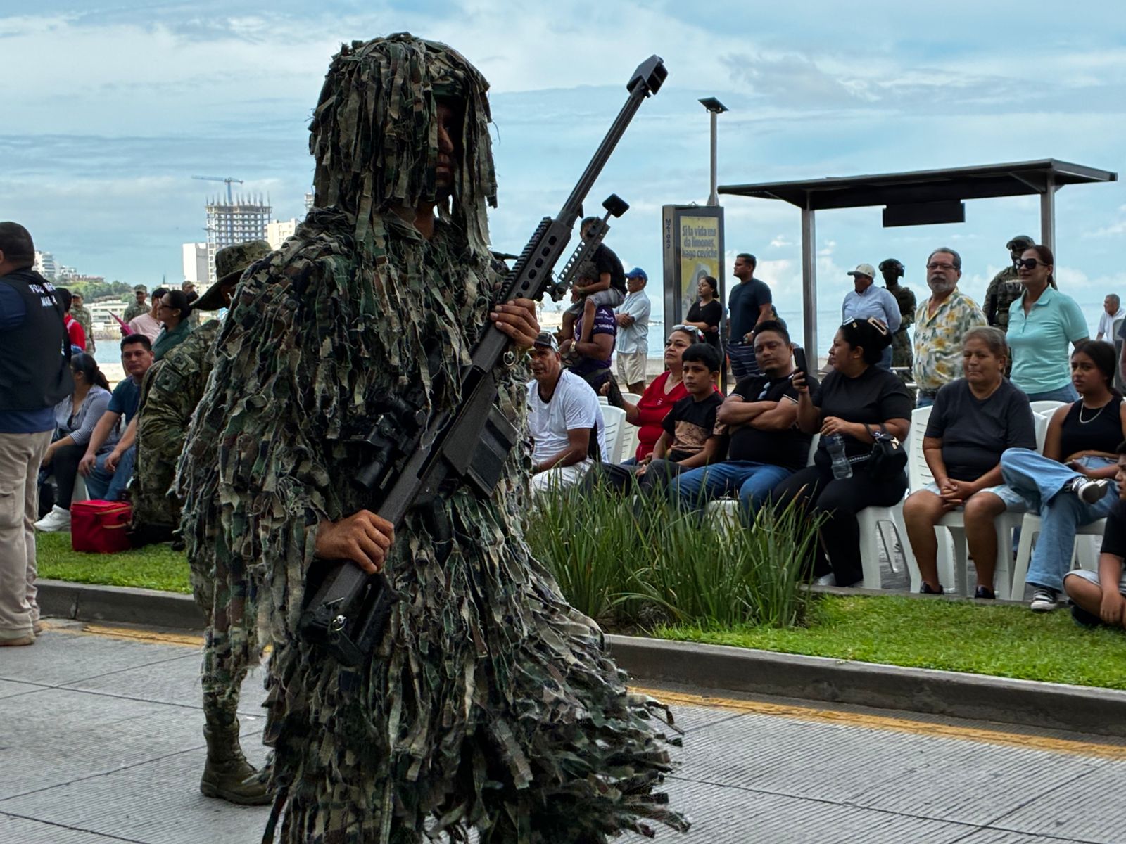 Francotiradores en desfile de conmemoración del inicio de la independencia