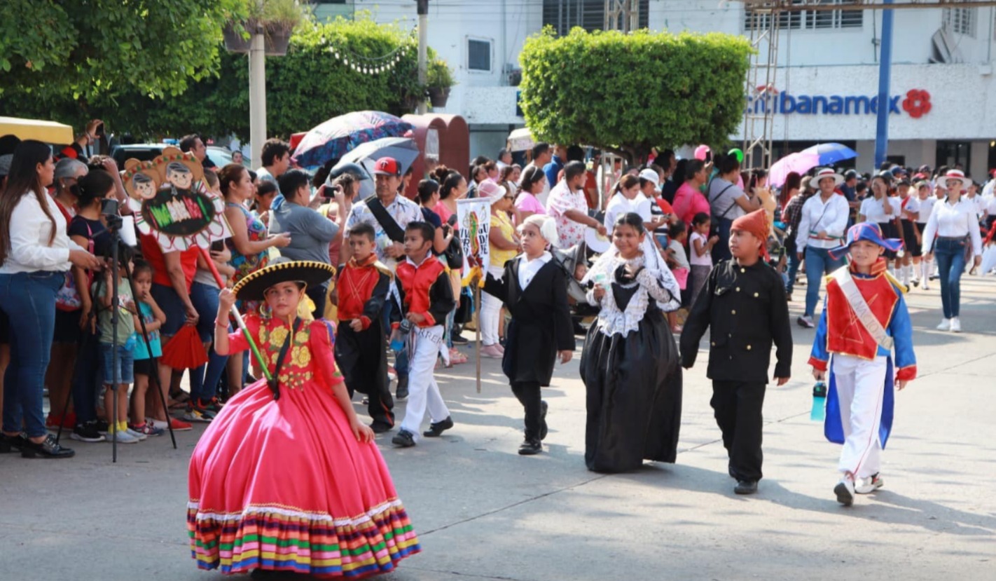 Desfile de Independencia en Escuinapa.