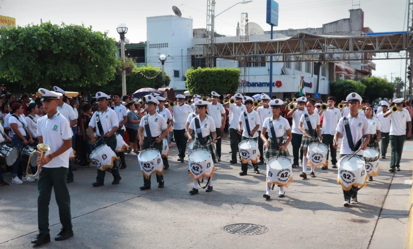 Desfile de Independencia en Escuinapa.