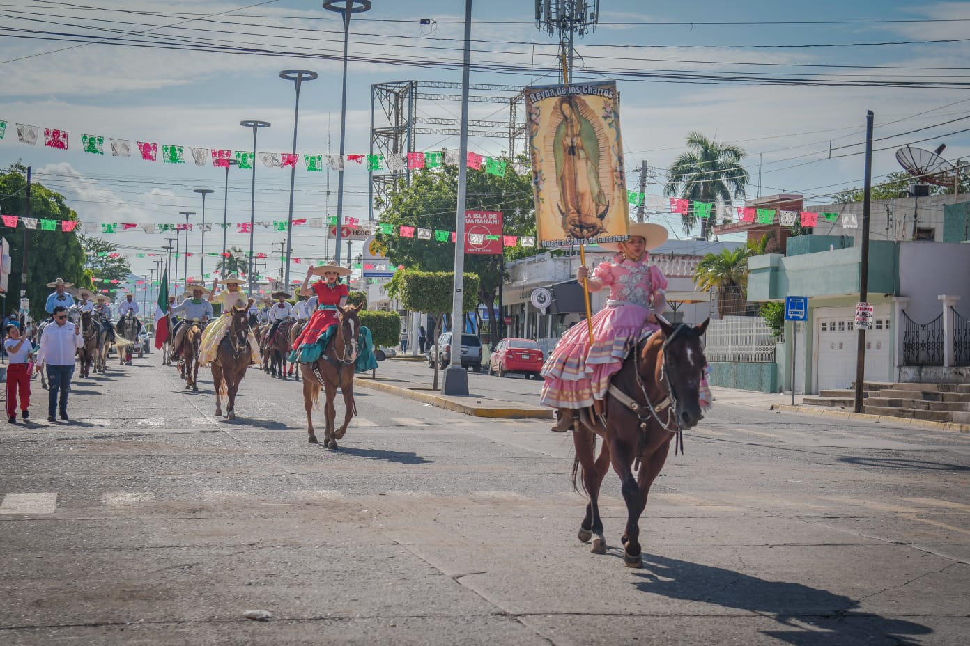 Desfile en Guamúchil por el Día de la Independencia de México