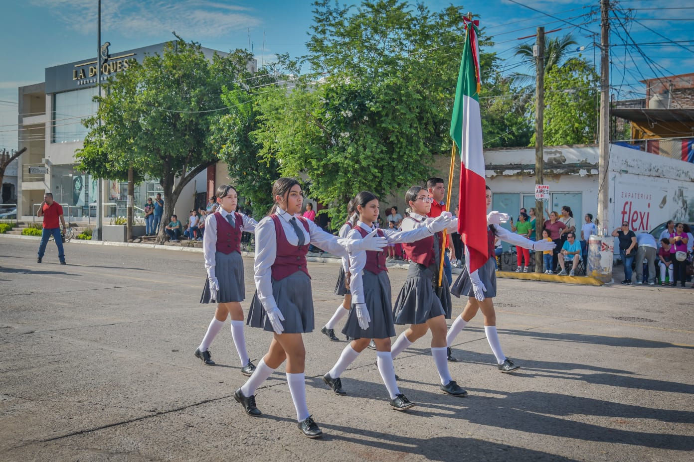 Desfile en Guamúchil por el Día de la Independencia de México