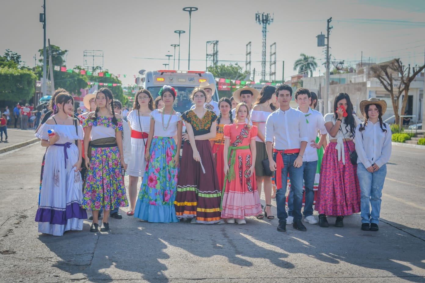 Desfile en Guamúchil por el Día de la Independencia de México