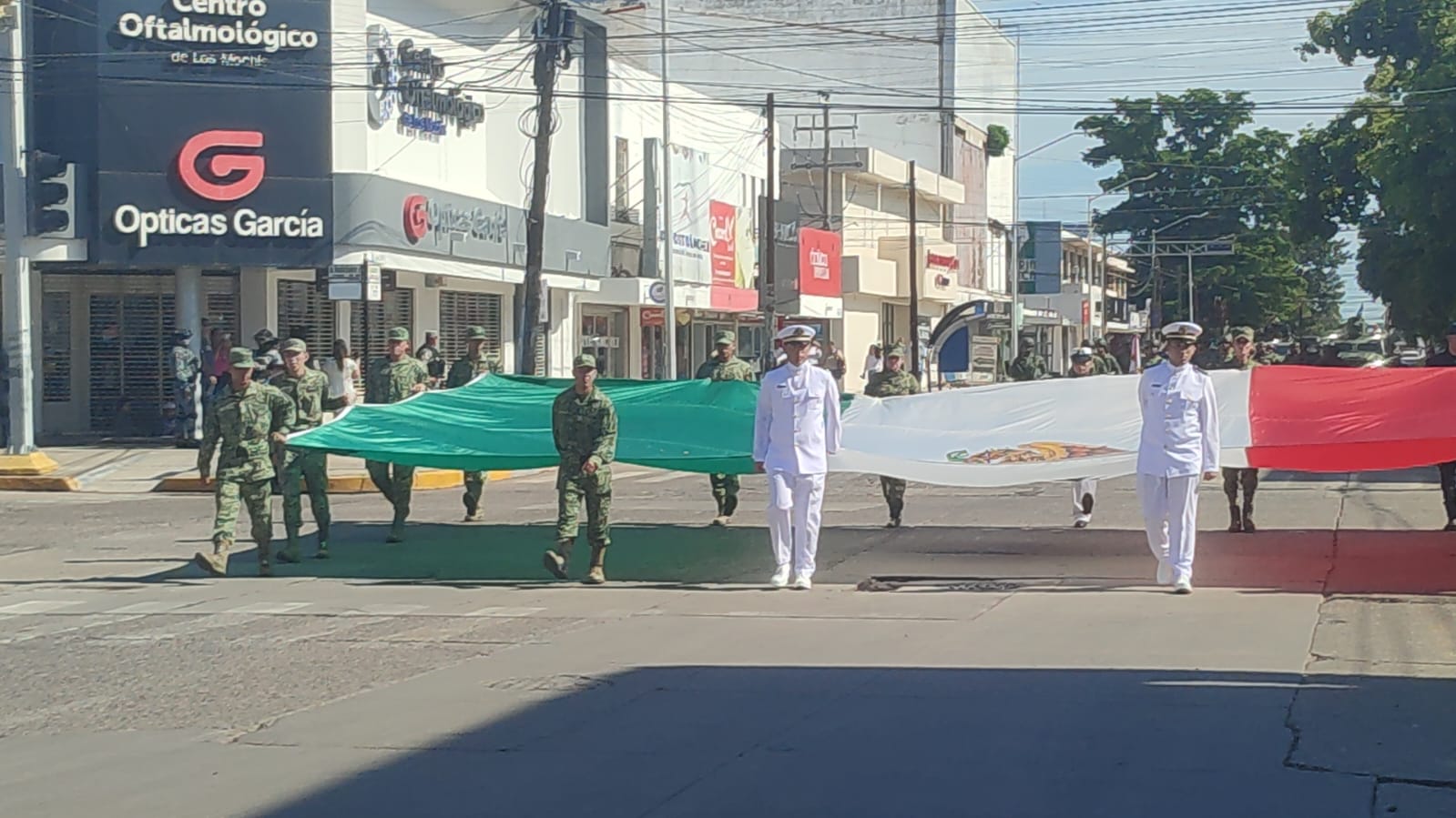 Desfile por el inicio de la Independencia de México en Los Mochis, Sinaloa