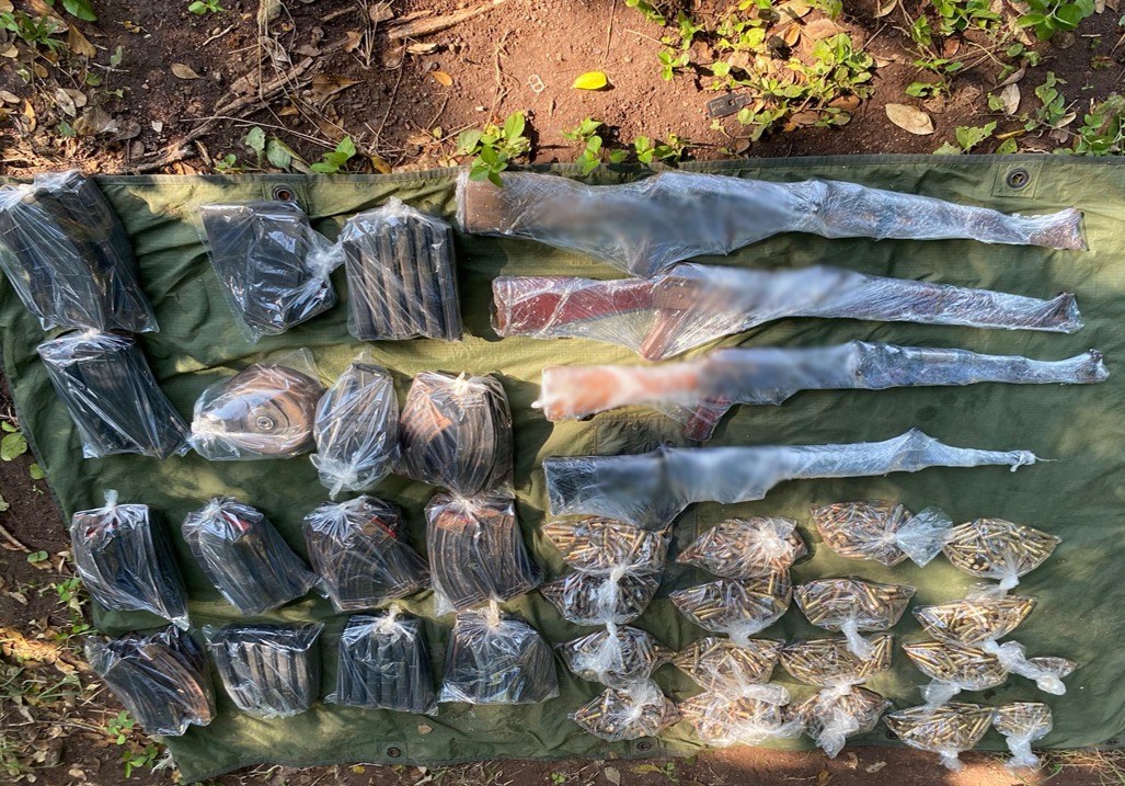 desmantelan campamentos y aseguran arsenal en operativos en sinaloa balas