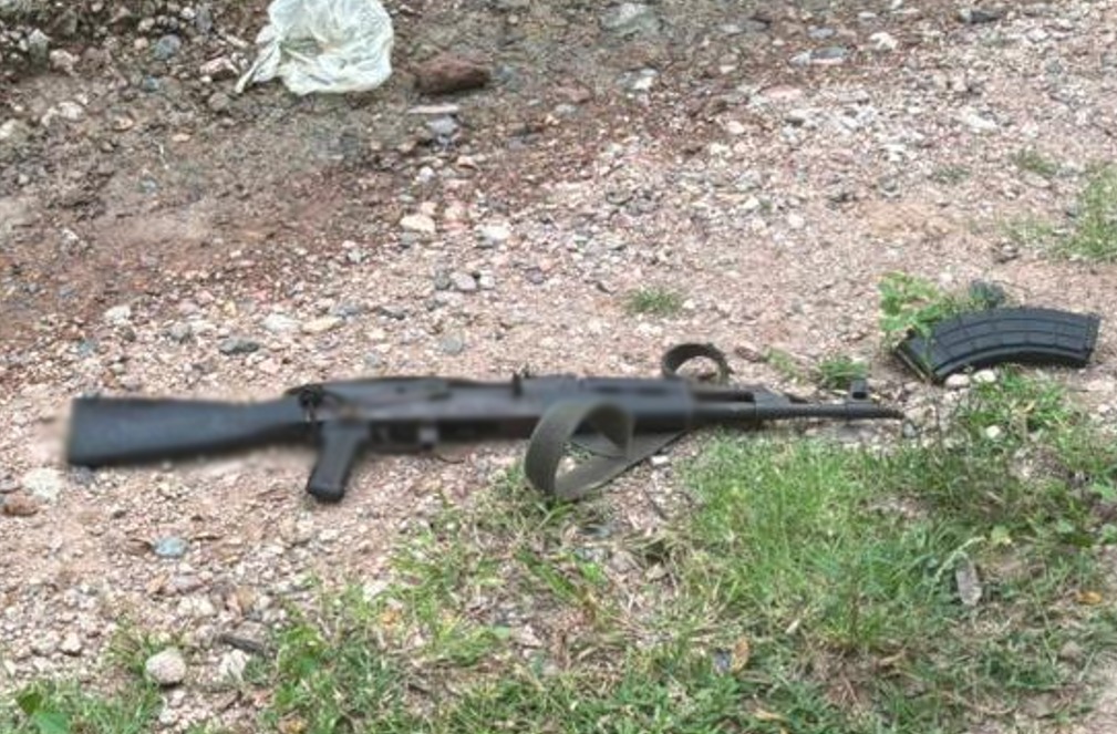 desmantelan campamentos y aseguran arsenal en operativos en sinaloa