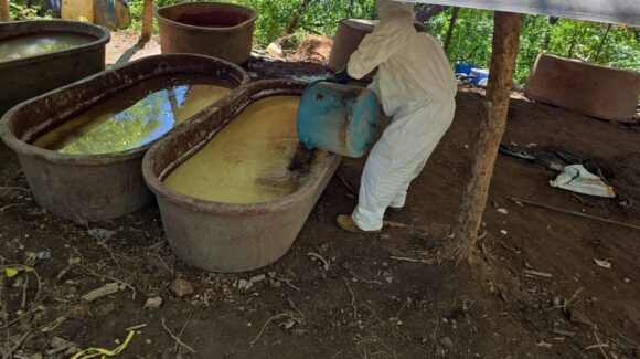 Aseguran 21 toneladas de metanfetaminas tras desmantelar narcolaboratorio en Durango