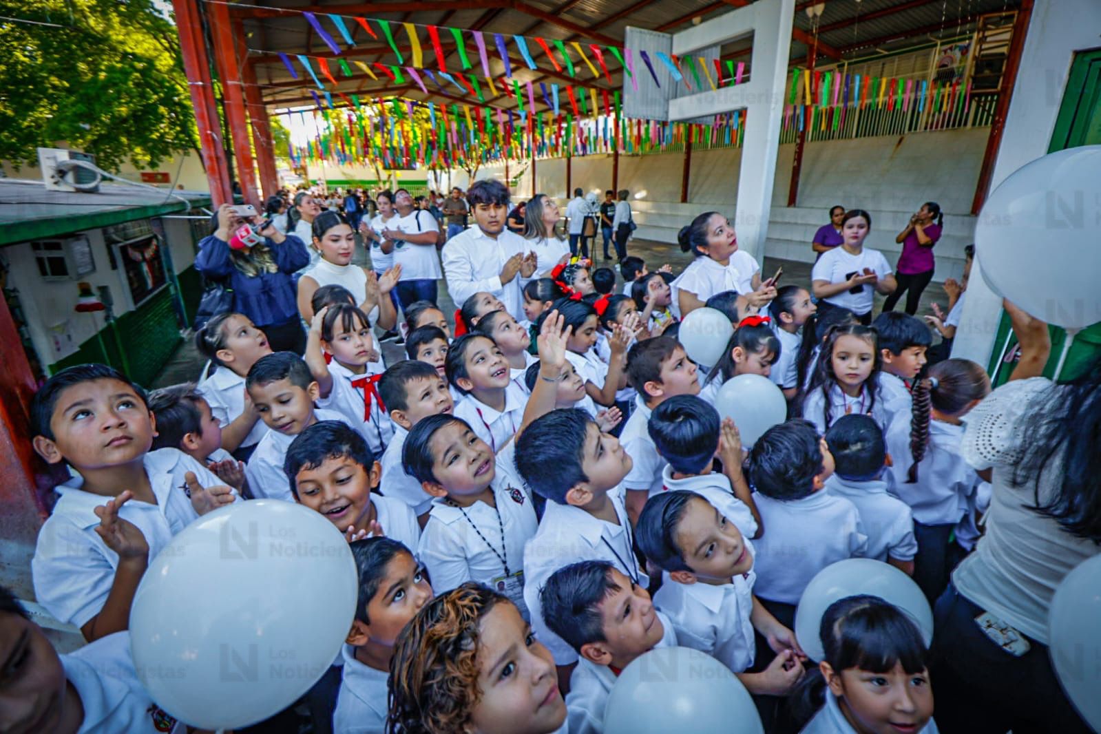 homenaje al niño omar matias en la escuela donde estudiaba
