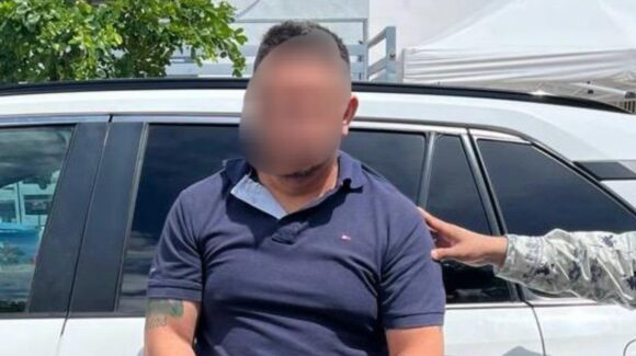¡Traía un cuerno de chivo! Detienen a un sujeto en sector Los Ángeles, en Culiacán