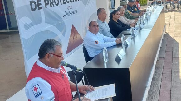 Suenan las sirenas de las unidades de auxilio en Guamúchil, Sinaloa conmemorando el 40 aniversario de PC