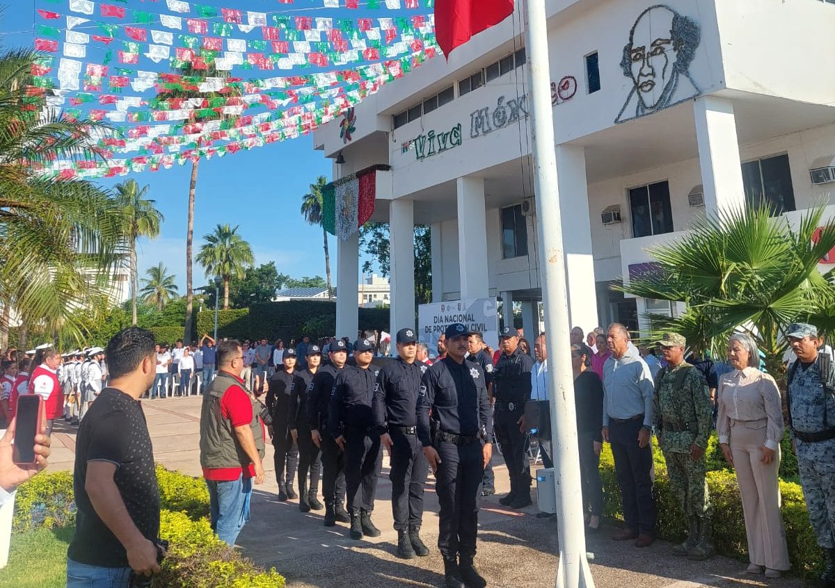 dia nacional de proteccion civil en guamuchil bandera