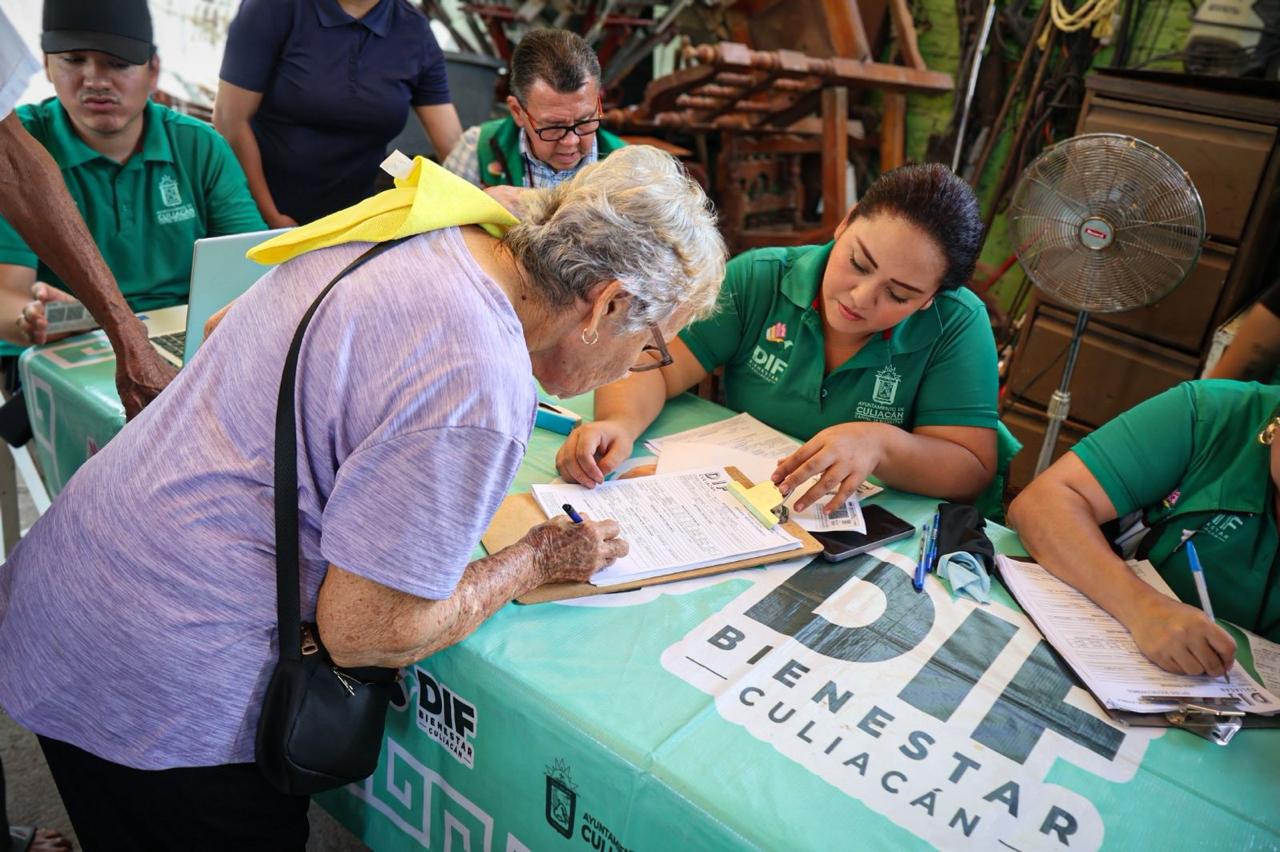 DIF Culiacán lleva apoyos a la colonia Guadalupe Victoria
