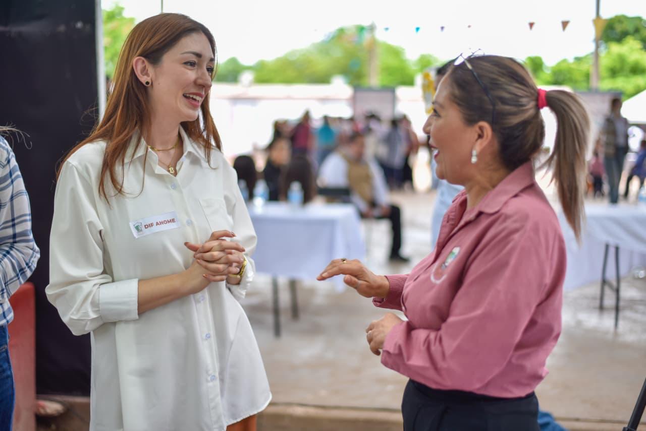 Entrega DIF Ahome medicamento donado por Fundación ISSSTE en El Carrizo