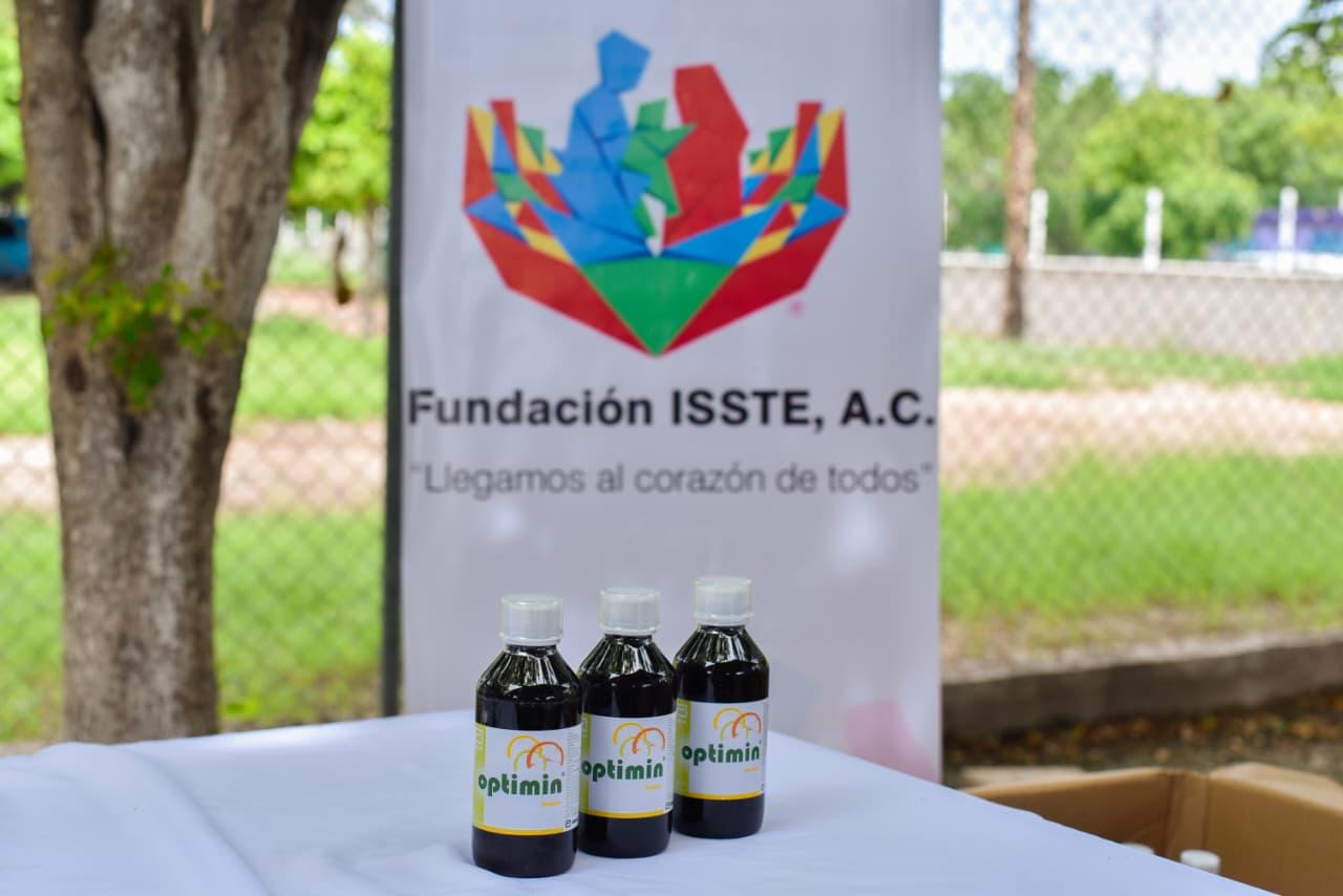 Entrega DIF Ahome medicamento donado por Fundación ISSSTE en El Carrizo