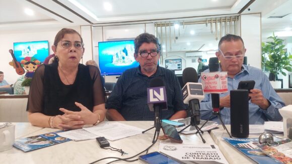 Profesores de Conalep acusan a director de negarles jubilación digna