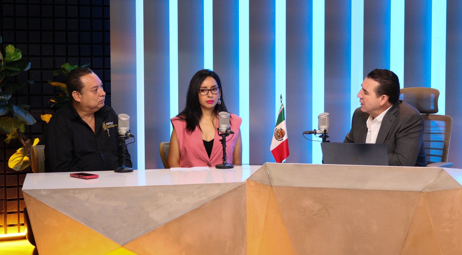 doctora cristina ibarra en entrevista con luis alberto diaz