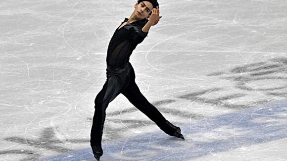 El mexicano Donovan Carrillo logra pase Olímpico en patinaje artístico