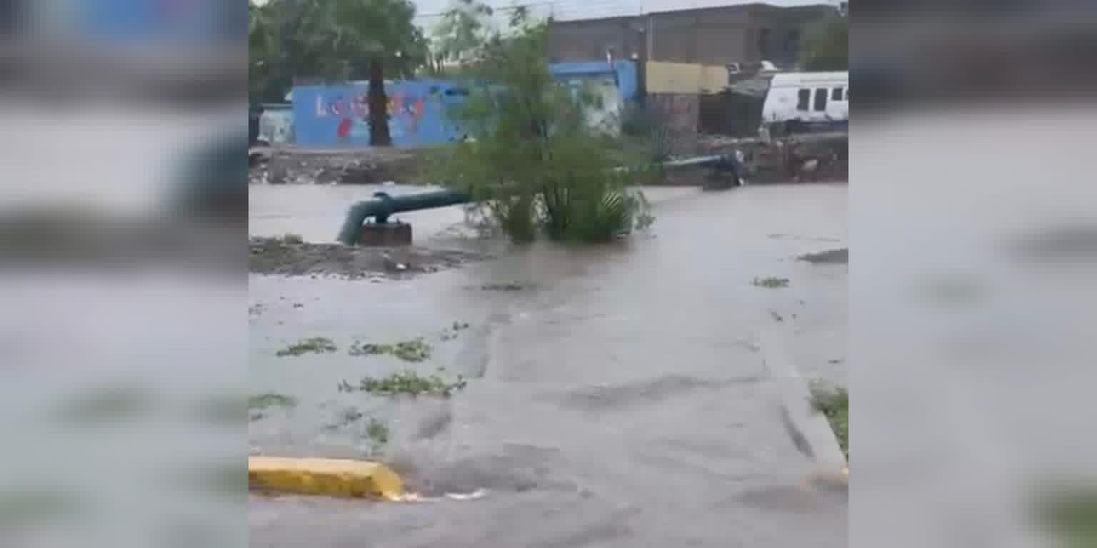se desborda dren Juárez
