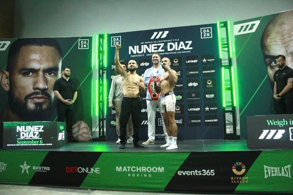 Eduardo Núñez y Christopher Díaz en el pesaje