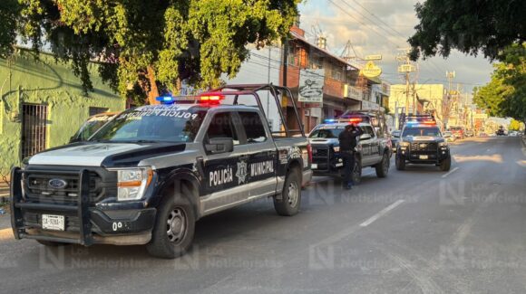 Detienen a 2 sujetos por robo a comercios en el Centro y la colonia El Vallado, en Culiacán, Sinaloa