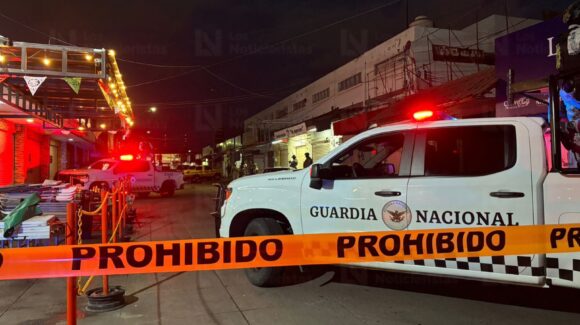 Ejecutan a un hombre cuando lavaba una camioneta en el mercadito Rafael Buelna de Culiacán, Sinaloa