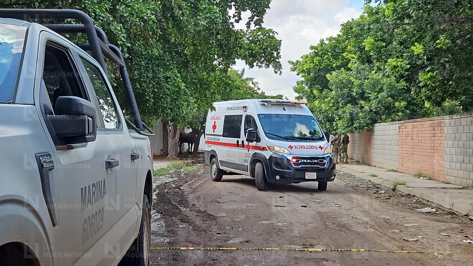 Autoridades en lugar donde dejaron a pareja ejecutada en Bachigualato de Culiacán , Sinaloa