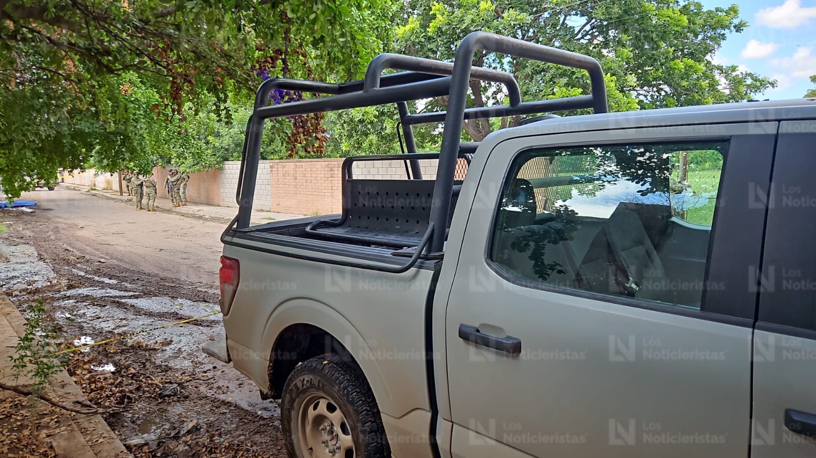 Autoridades en lugar donde dejaron a pareja ejecutada en Bachigualato de Culiacán , Sinaloa