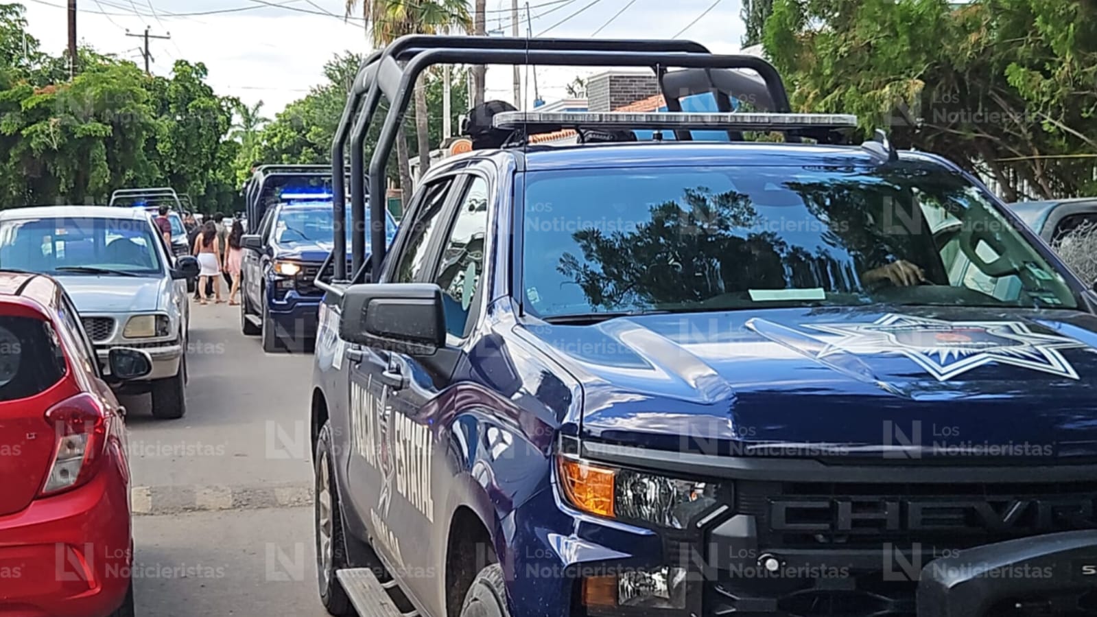 Autoridades en lugar donde dejaron a pareja ejecutada en Bachigualato de Culiacán , Sinaloa