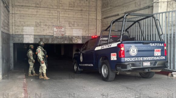 ¡Uno fue perseguido hasta un estacionamiento! Ejecutan a dos hombres en la Miguel Alemán de Culiacán
