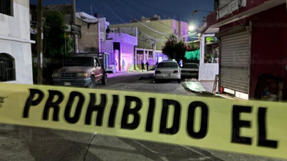 Con disparos de armas largas, ejecutan a abogado del Ministerio Público en la 5 de Mayo de Culiacán, Sinaloa