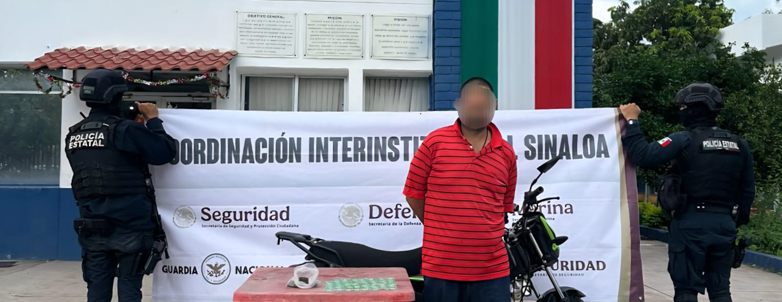 el detenido y lo confiscado fueron puestos ante la autoridad