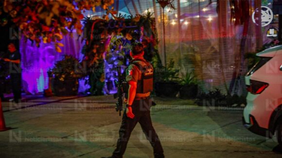 Ejecutan a bombero al interior de un restaurante de la colonia Guadalupe, en Culiacán