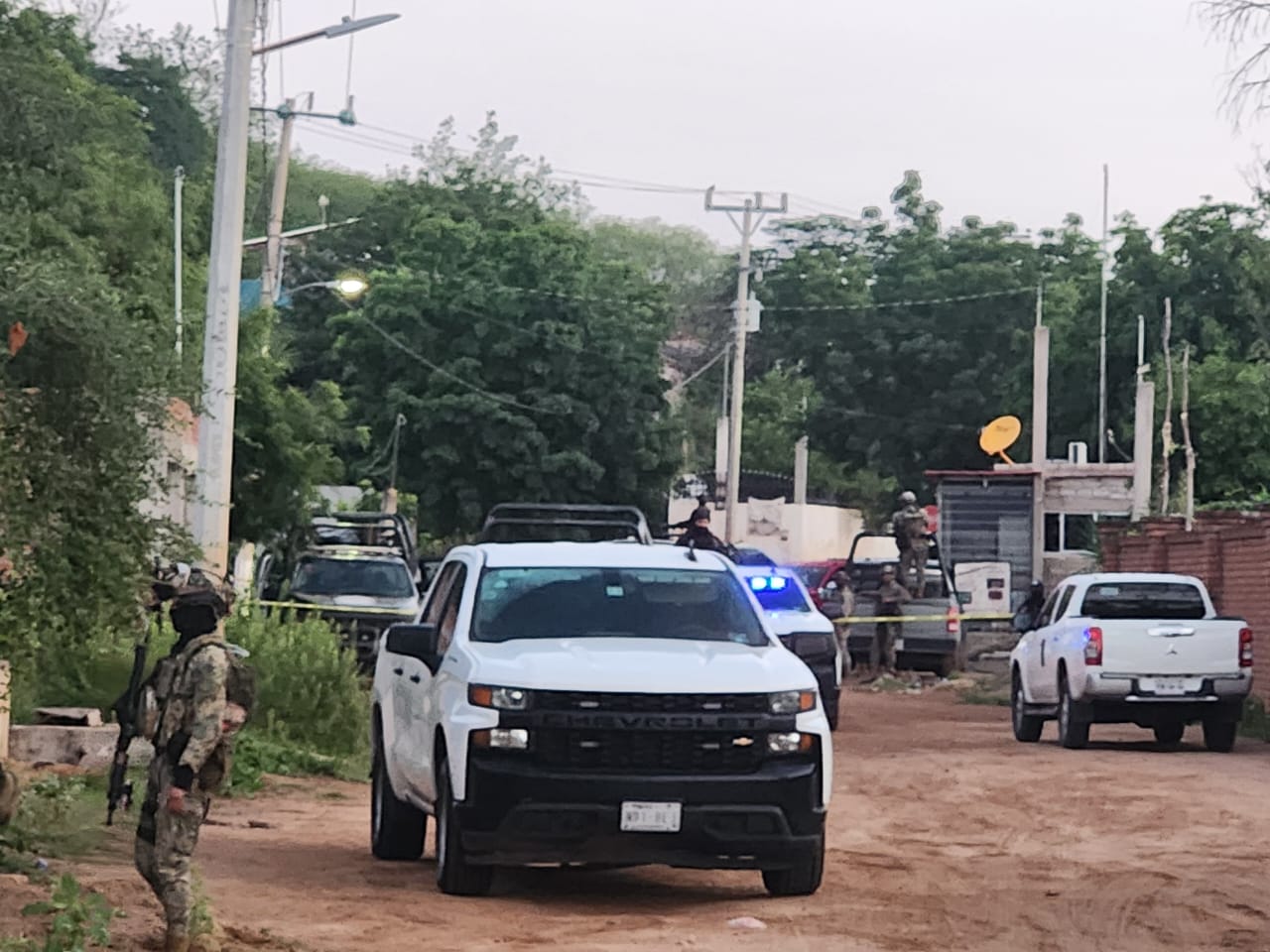 elementos del ejercito mantienen sitiada la guamuchilera