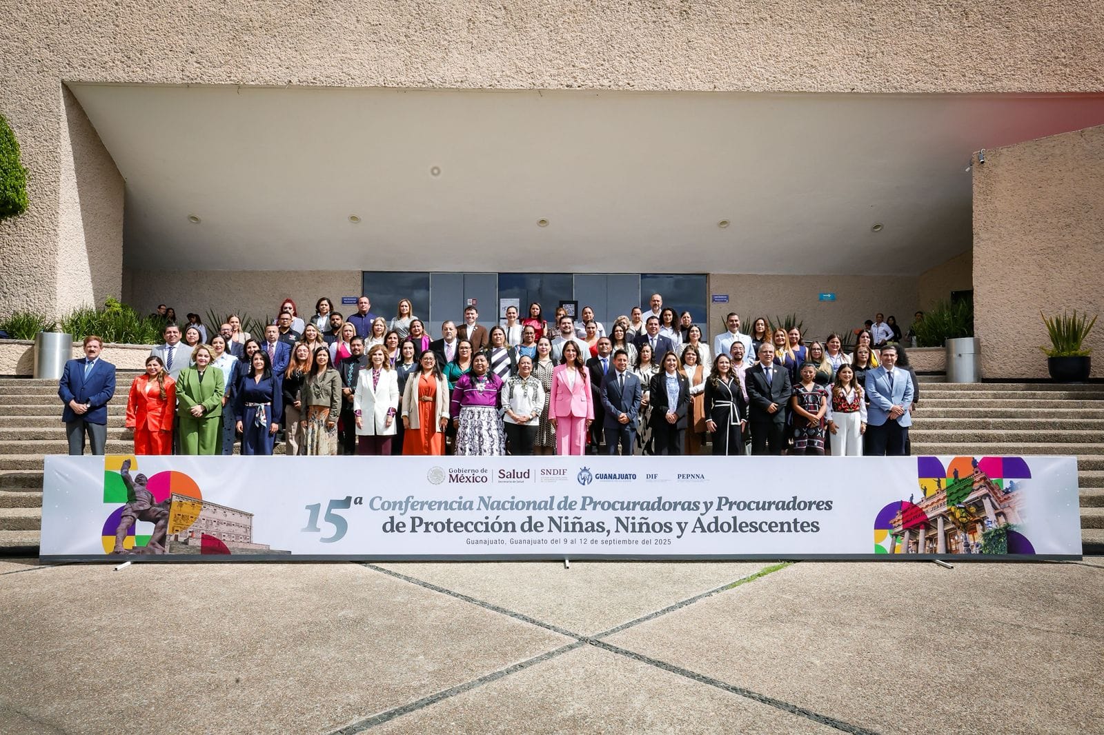 Eneyda Rocha asiste a conferencia nacional en Guanajuato