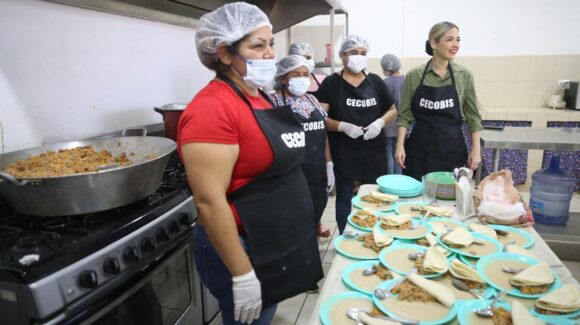 ¿Te interesa? Impulsan en Mazatlán, Sinaloa, alimentación gratuita y distintos cursos en los Cecobis